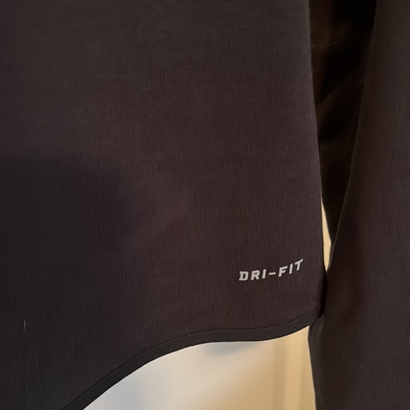 {Nike} Women’s Training Jacket - Picture 5 of 7